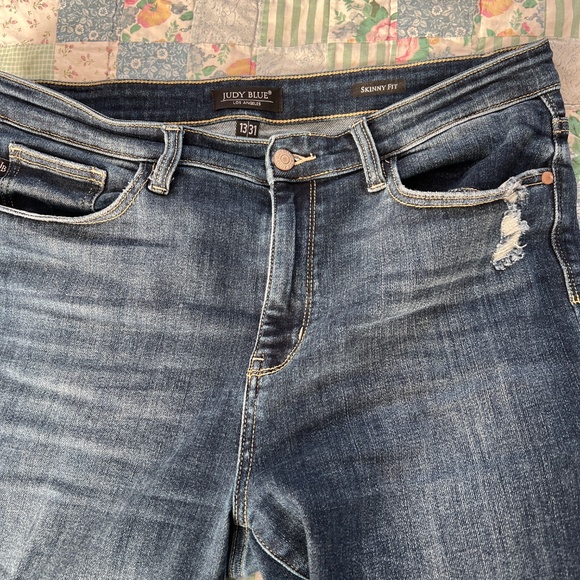 Jeans - Picture 2 of 5